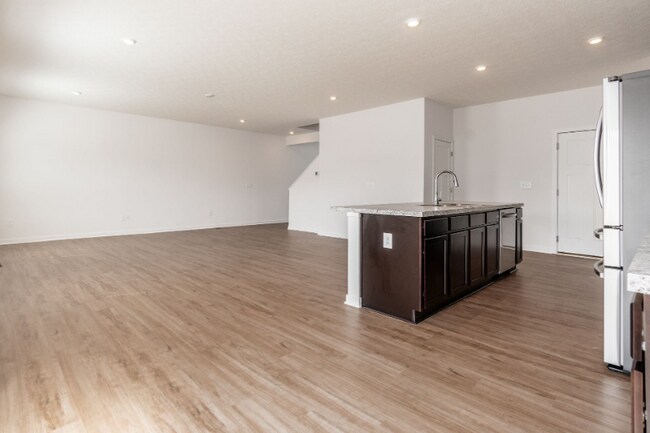 Building Photo - 724 Herd Ave