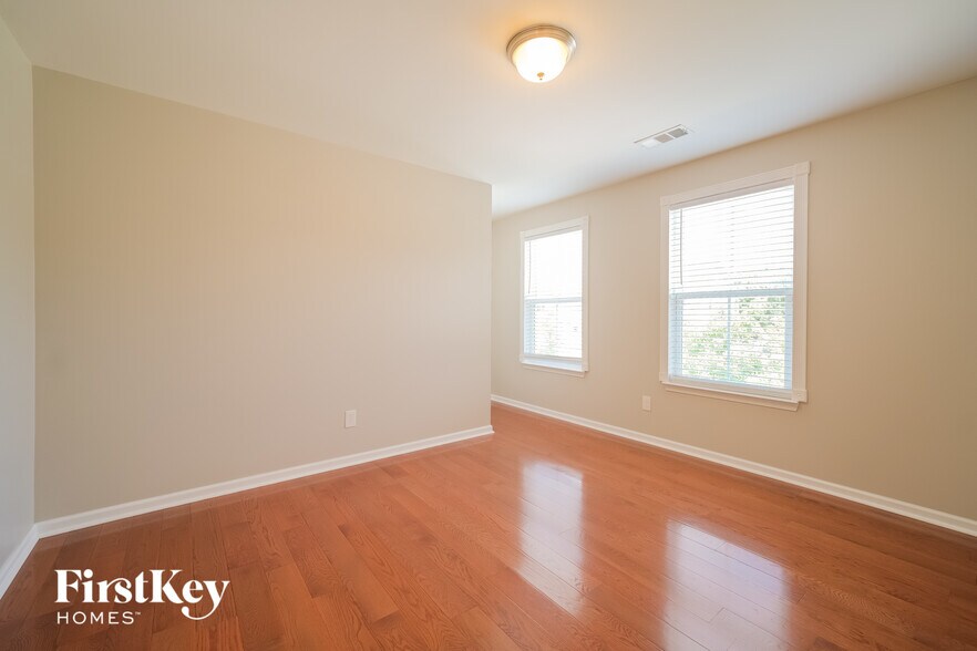 Building Photo - 1620 Brockton Ln