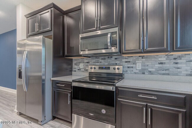 Building Photo - 14056 Sterely Ct S