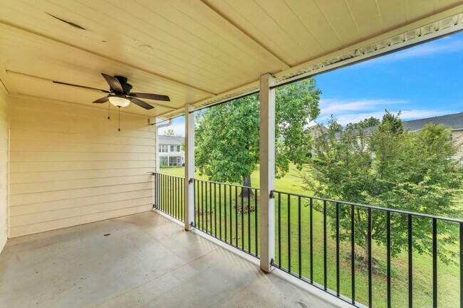Building Photo - Beautiful 2-Bed, 2-Bath Condo with Elegant...