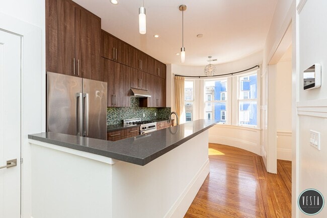 Building Photo - SOPHISTICATED 2-BD DREAM HOME WITH DIGITAL...