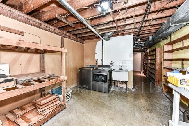 Building Photo - 1328 N Ivanhoe St