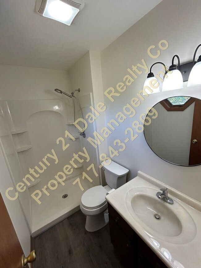 Building Photo - Gorgeous 4 Bedroom Home located in Northeastern School District with a 2 Car Garage