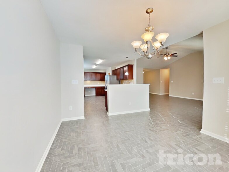 Building Photo - 295 New Castle Ln