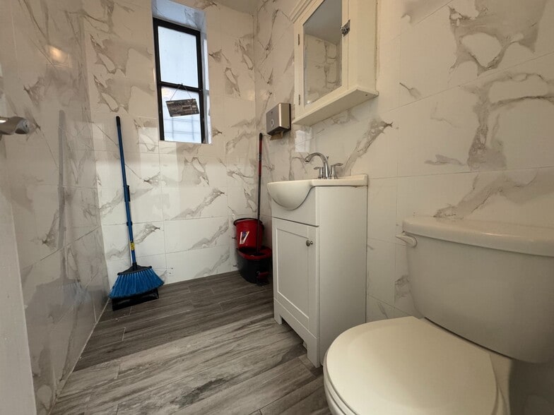 Building Photo - 1749 Grand Concourse