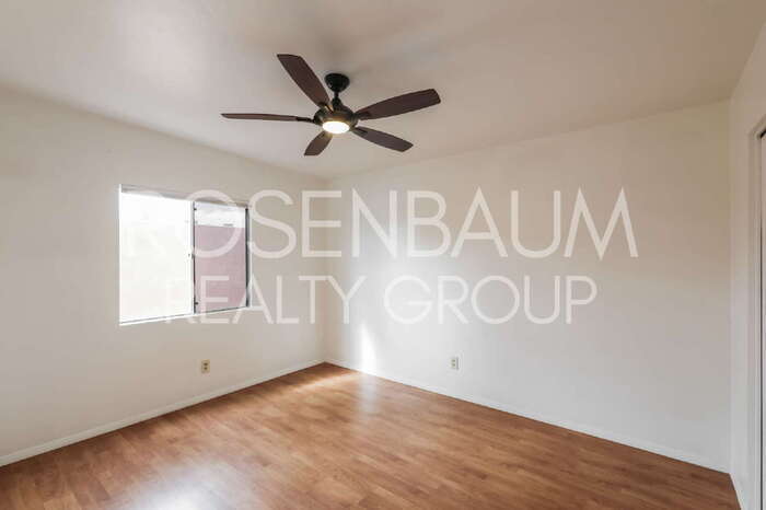 Building Photo - 1810 E Blacklidge Dr