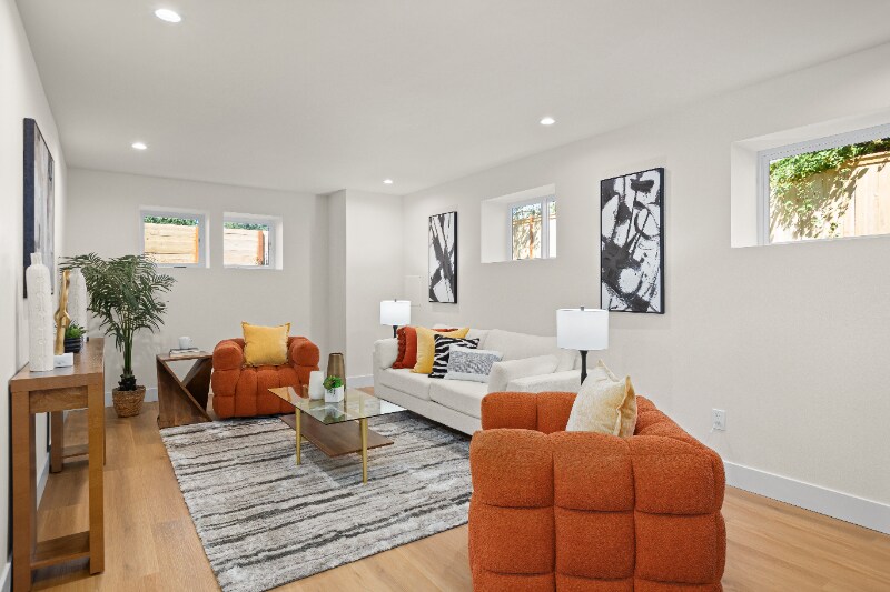 Building Photo - 2349 NE 127th St