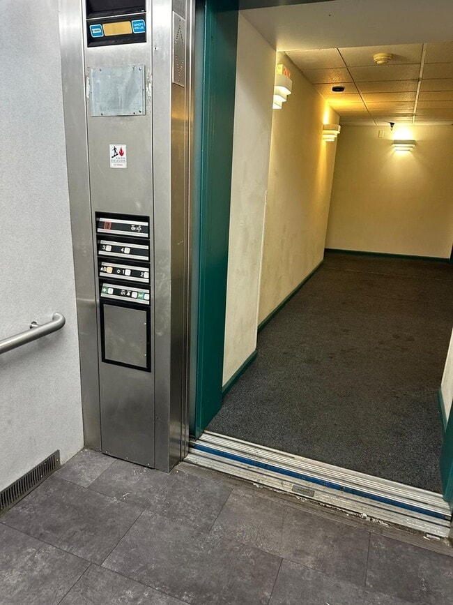 Building Photo - 149 Wilson St