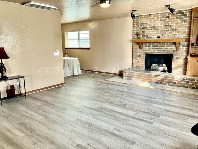 Building Photo - 118 SW 1st St