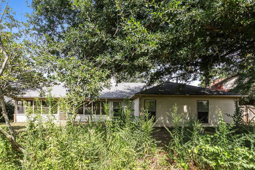 Building Photo - 8367 Stavenger Cove