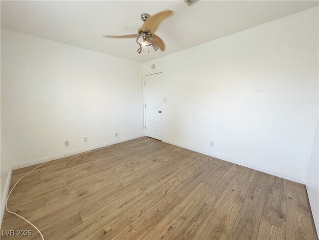 Building Photo - 3548 Silver Bend St