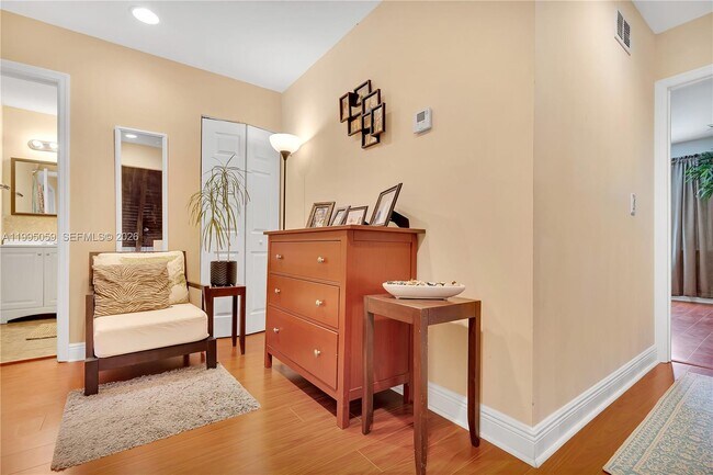 Building Photo - 1610 W Sandpiper Cir