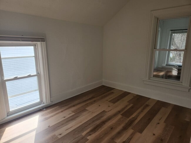 Building Photo - 264 N Jackson St