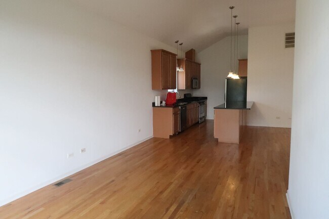 Building Photo - 3541 S Hamilton Ave