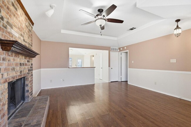 Building Photo - Half of Duplex Ready for New Tenants- 2 Bed, 2 Bath- North Richland Hills- Birdville ISD- 76180