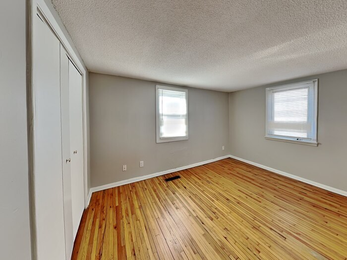 Building Photo - 5415 Emerson Ave N