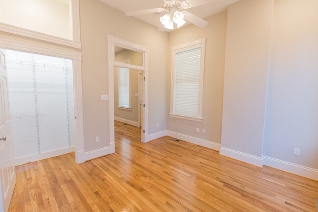 Building Photo - 1121 West Ave