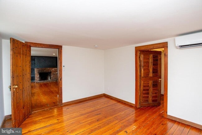 Building Photo - 54 Coryell St