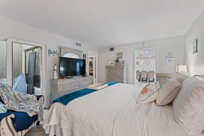 Building Photo - 1605 S US Hwy 1