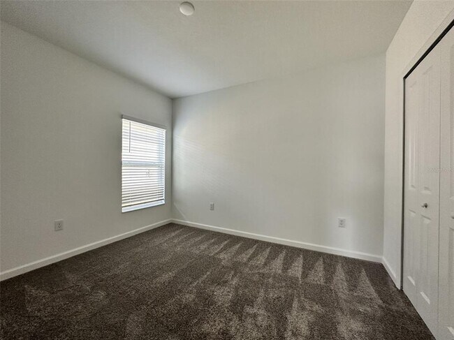 Building Photo - 335 Loch Ct