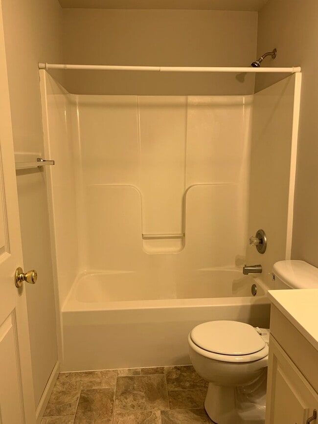 Building Photo - Make This Beautiful 3-Bedroom Townhouse Yo...