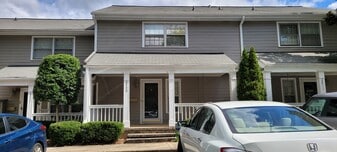 Building Photo - 2409 Farmstead Cir
