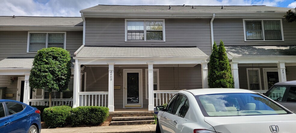Primary Photo - 2409 Farmstead Cir