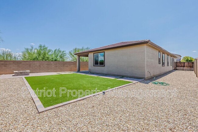 Building Photo - 25930 N Langley Dr