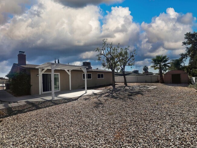 Building Photo - Beautiful Yucaipa 3 bedroom 2 bath Home