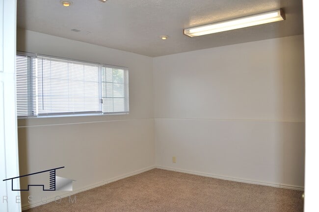 Building Photo - 1140 US-89