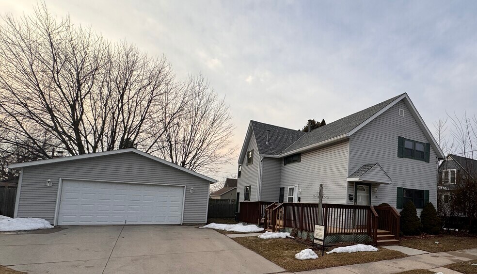 Primary Photo - 1216 S 21st St