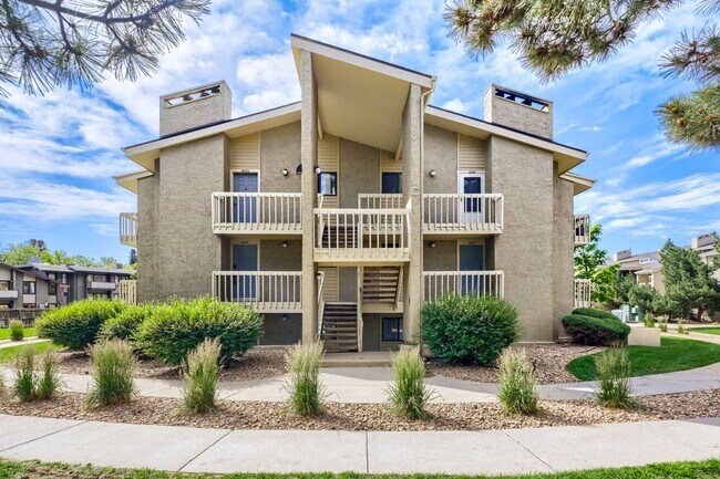 Building Photo - 2BD/2BA Condo in Can't beat Boulder Location!