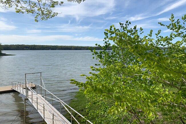 Building Photo - 44 Eagles Ln