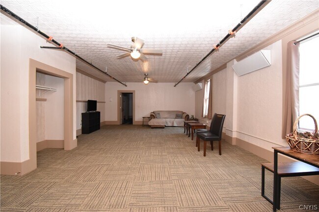 Building Photo - 152 Court St