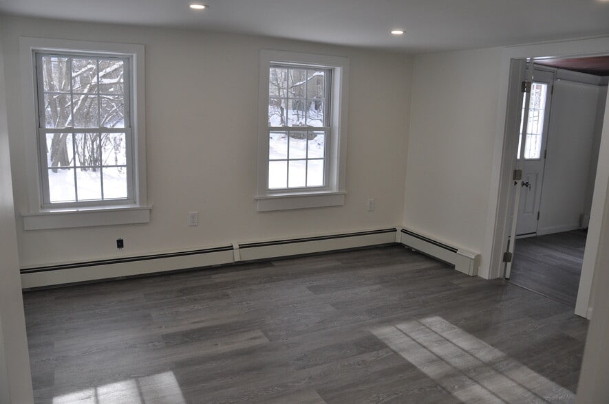 Building Photo - 703 Blossom St