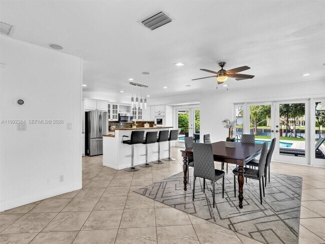 Building Photo - 413 Tamarind Dr