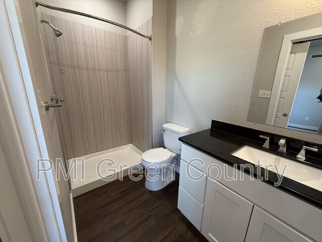 Building Photo - 13513 S Mingo Rd