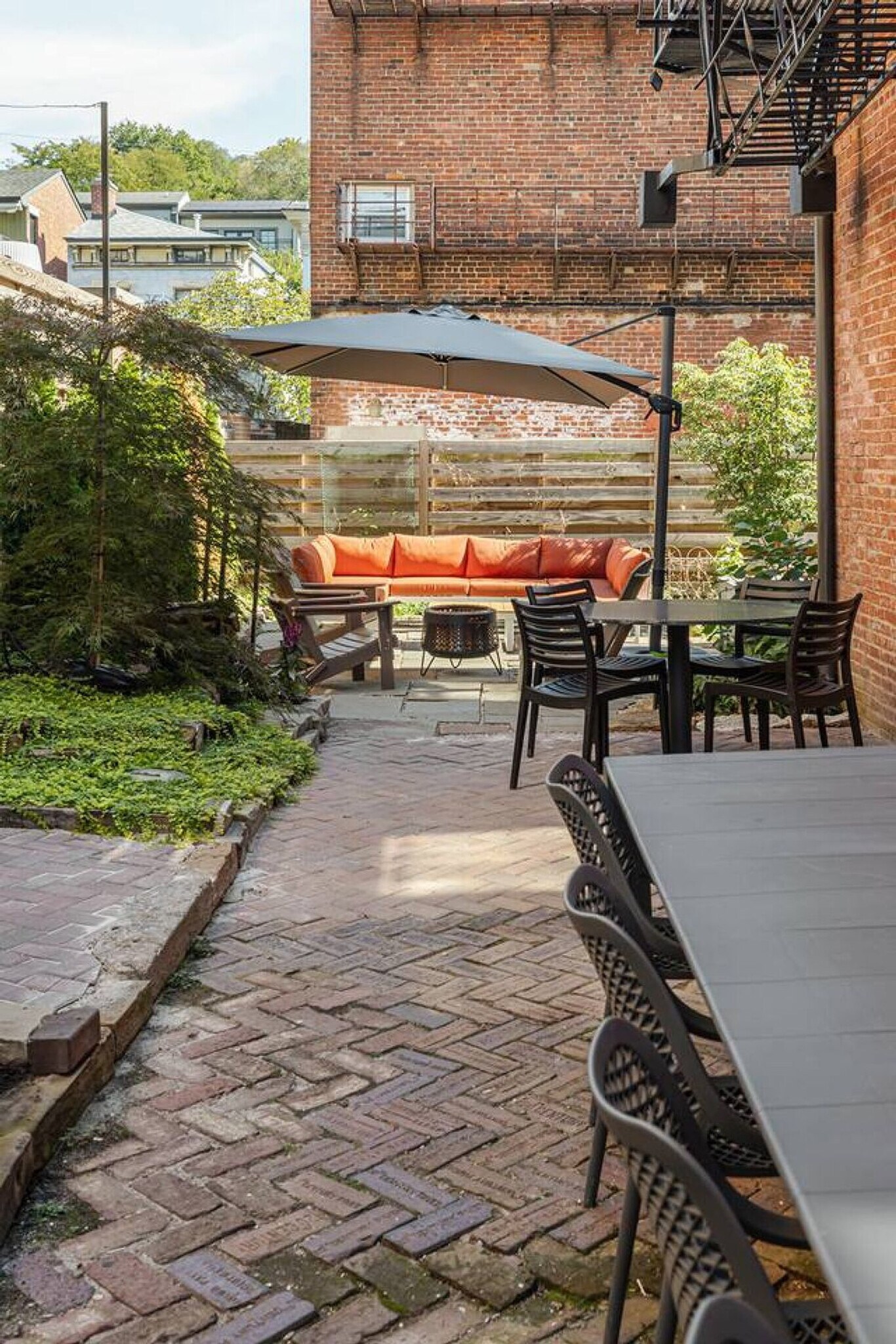 Building Photo - 1326 Broadway