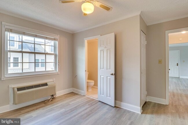 Building Photo - 1708 W Abingdon Dr