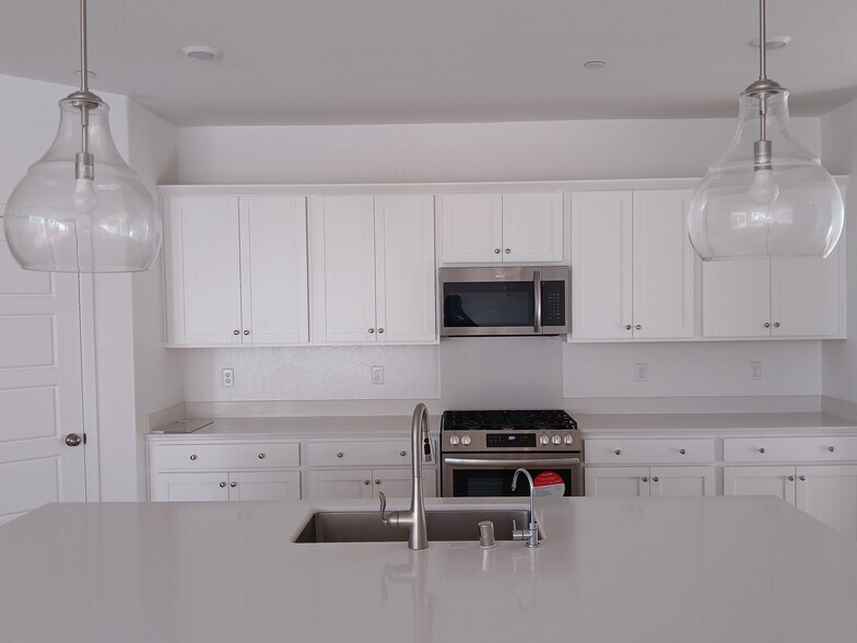 Building Photo - 1184 Atlantica Dr S
