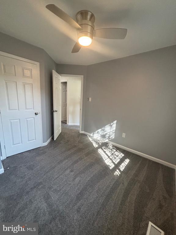 Building Photo - 863 English Chestnut Dr