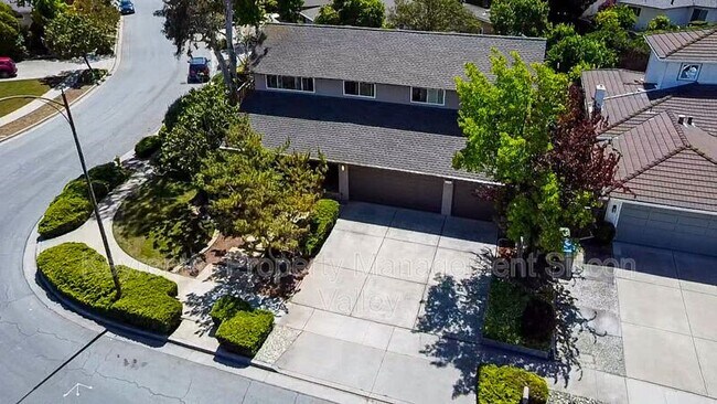 Building Photo - 6701 Tannahill Dr