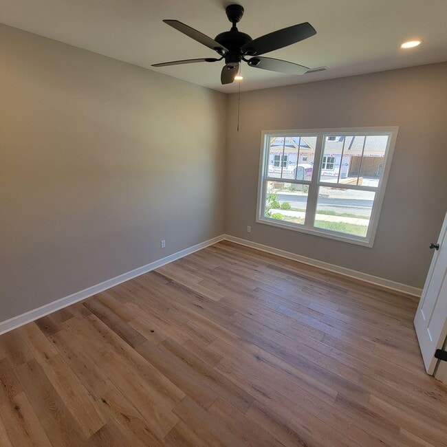 Building Photo - 3/2 Townhouse-Cookeville, TN