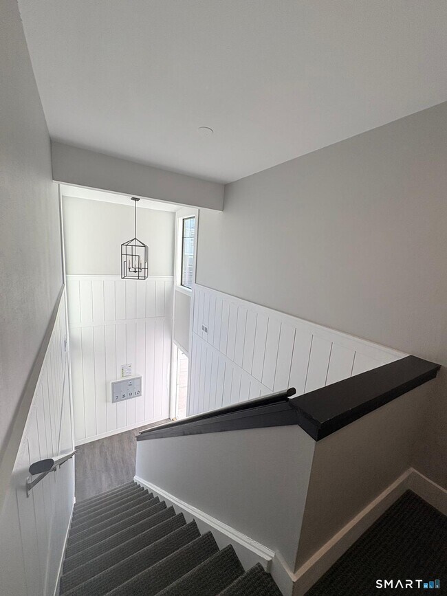 Building Photo - 9 Cook Close