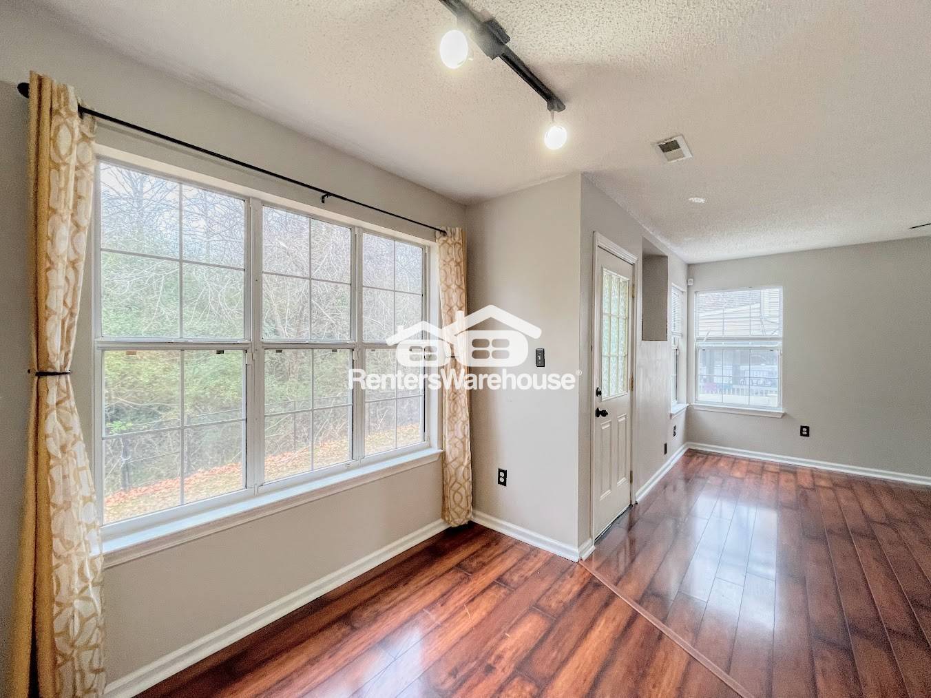 Building Photo - 1220 Woods Edge Cir