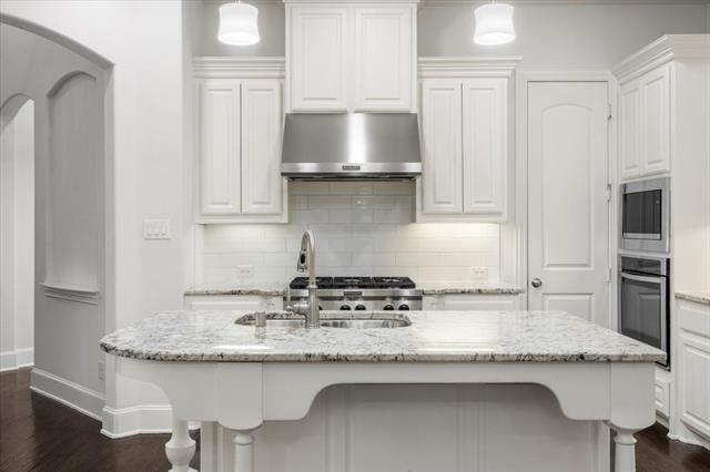 Building Photo - 910 Ontzlake Dr