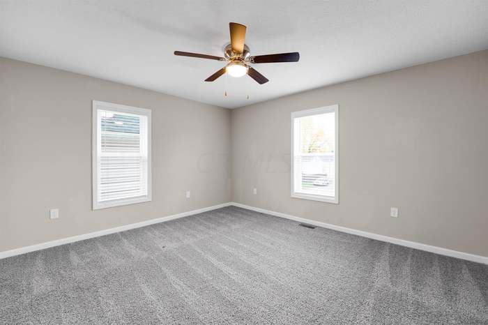 Building Photo - 695 Reinhard Ave