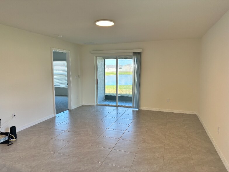 Building Photo - 3259 Rock Sound St