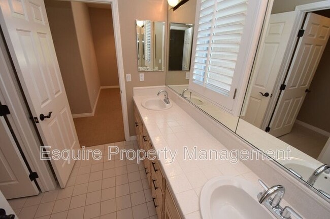 Building Photo - 1674 Bushgrove Ct