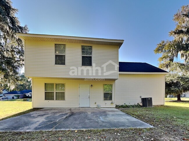 Building Photo - 145 Parkview Rd